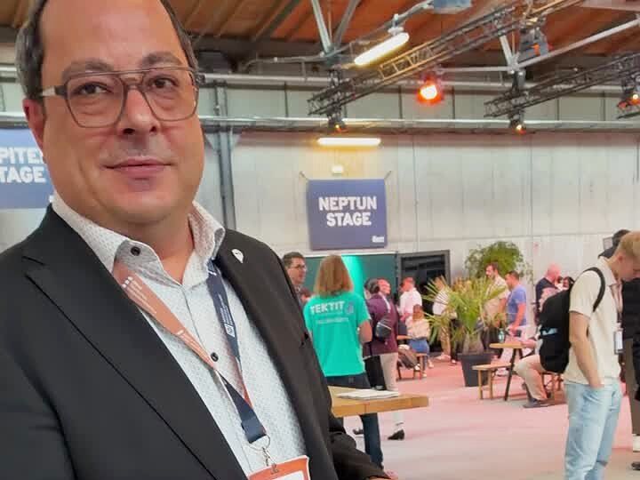 Poco prima della demo del robot nella hall del festival